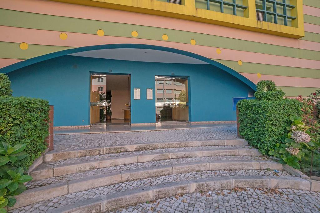 1-Minute Walk To The Metro And 2 To The Supermarket Lisboa Екстериор снимка