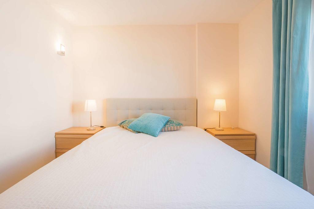 1-Minute Walk To The Metro And 2 To The Supermarket Lisboa Екстериор снимка