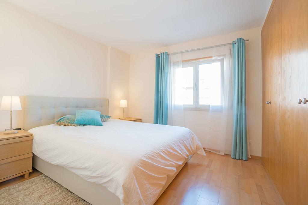 1-Minute Walk To The Metro And 2 To The Supermarket Lisboa Екстериор снимка