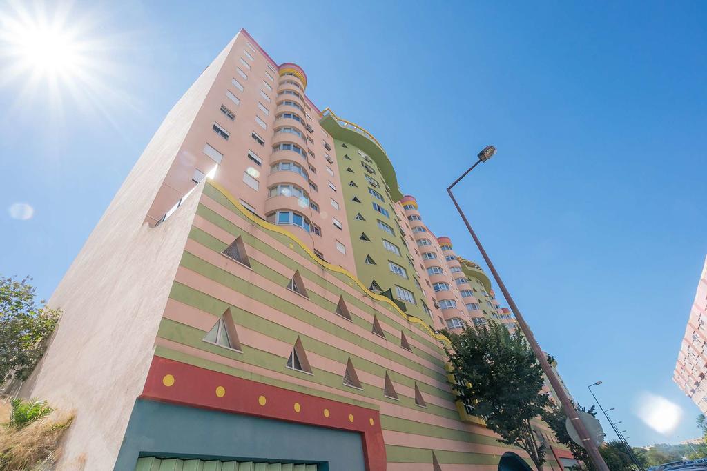 1-Minute Walk To The Metro And 2 To The Supermarket Lisboa Екстериор снимка