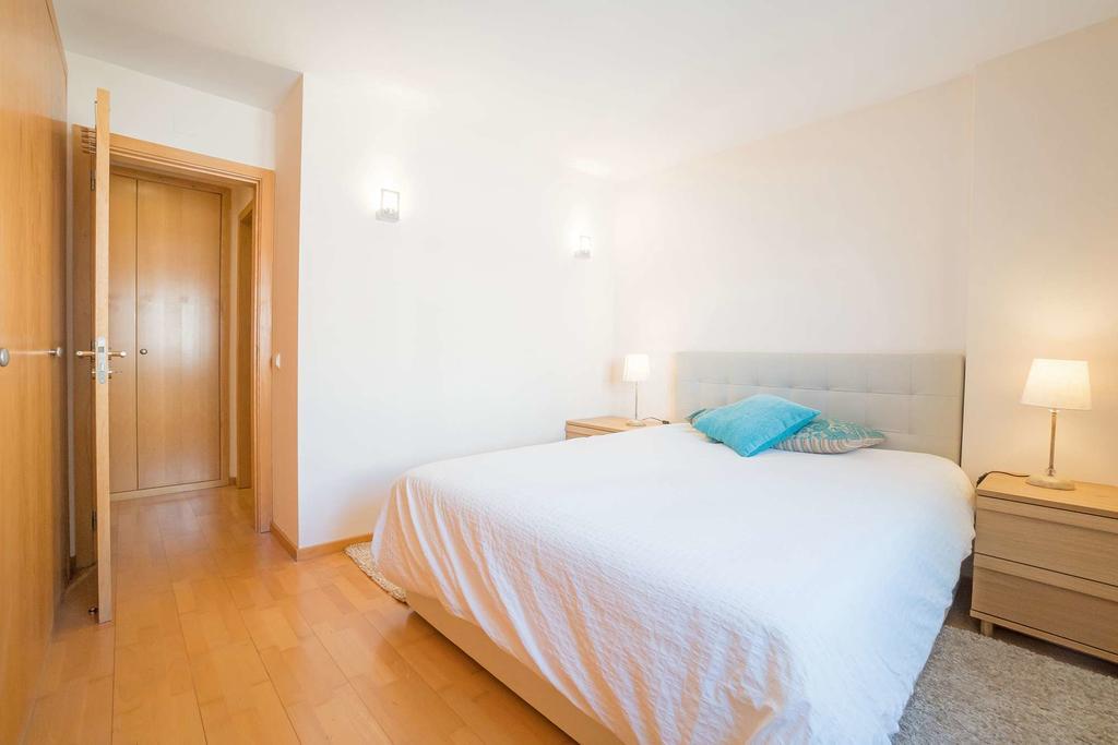 1-Minute Walk To The Metro And 2 To The Supermarket Lisboa Екстериор снимка