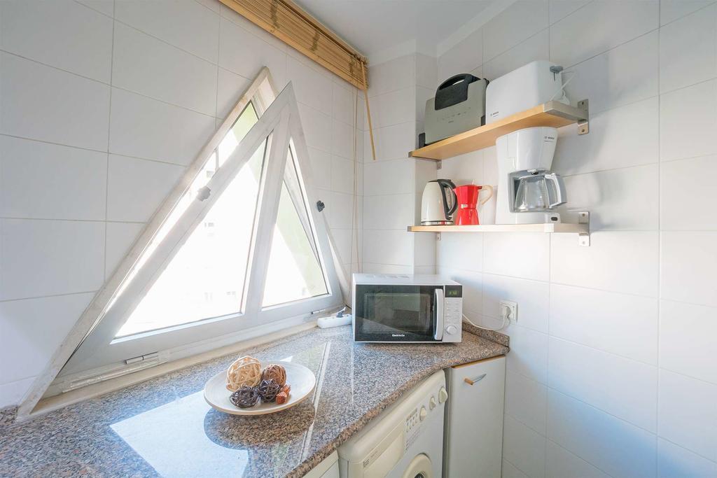 1-Minute Walk To The Metro And 2 To The Supermarket Lisboa Екстериор снимка